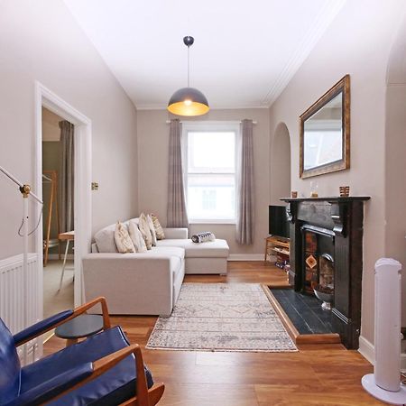 Fifth Quarter Apartment With Free Parking Йорк Экстерьер фото