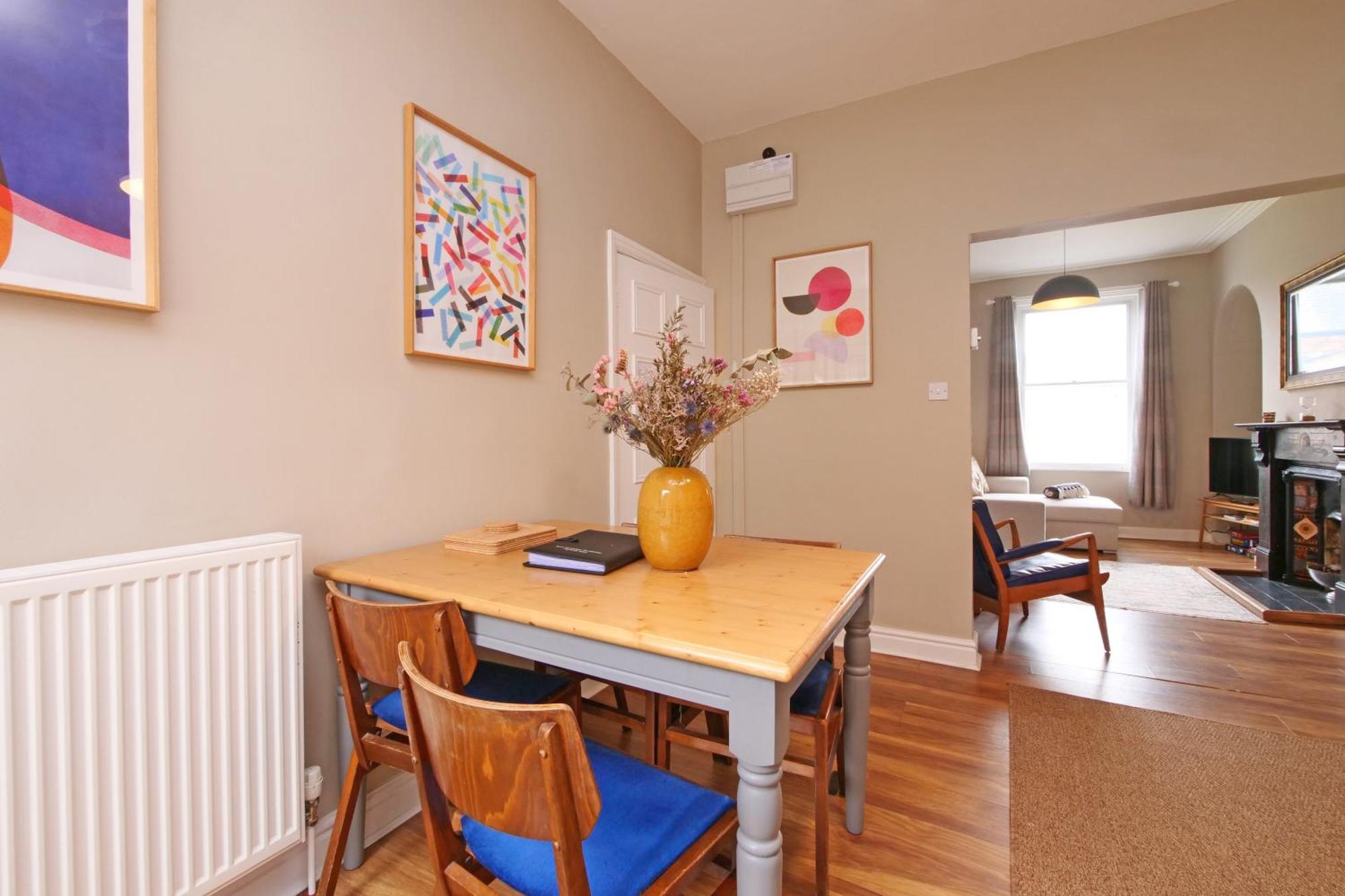 Fifth Quarter Apartment With Free Parking Йорк Экстерьер фото