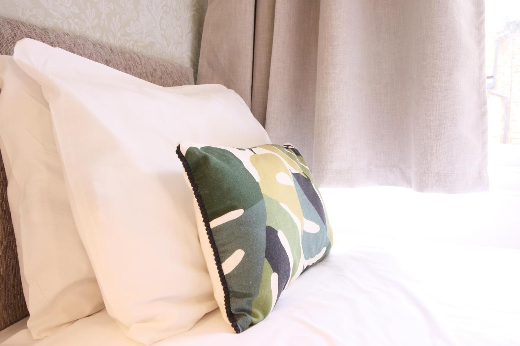 Fifth Quarter Apartment With Free Parking Йорк Экстерьер фото
