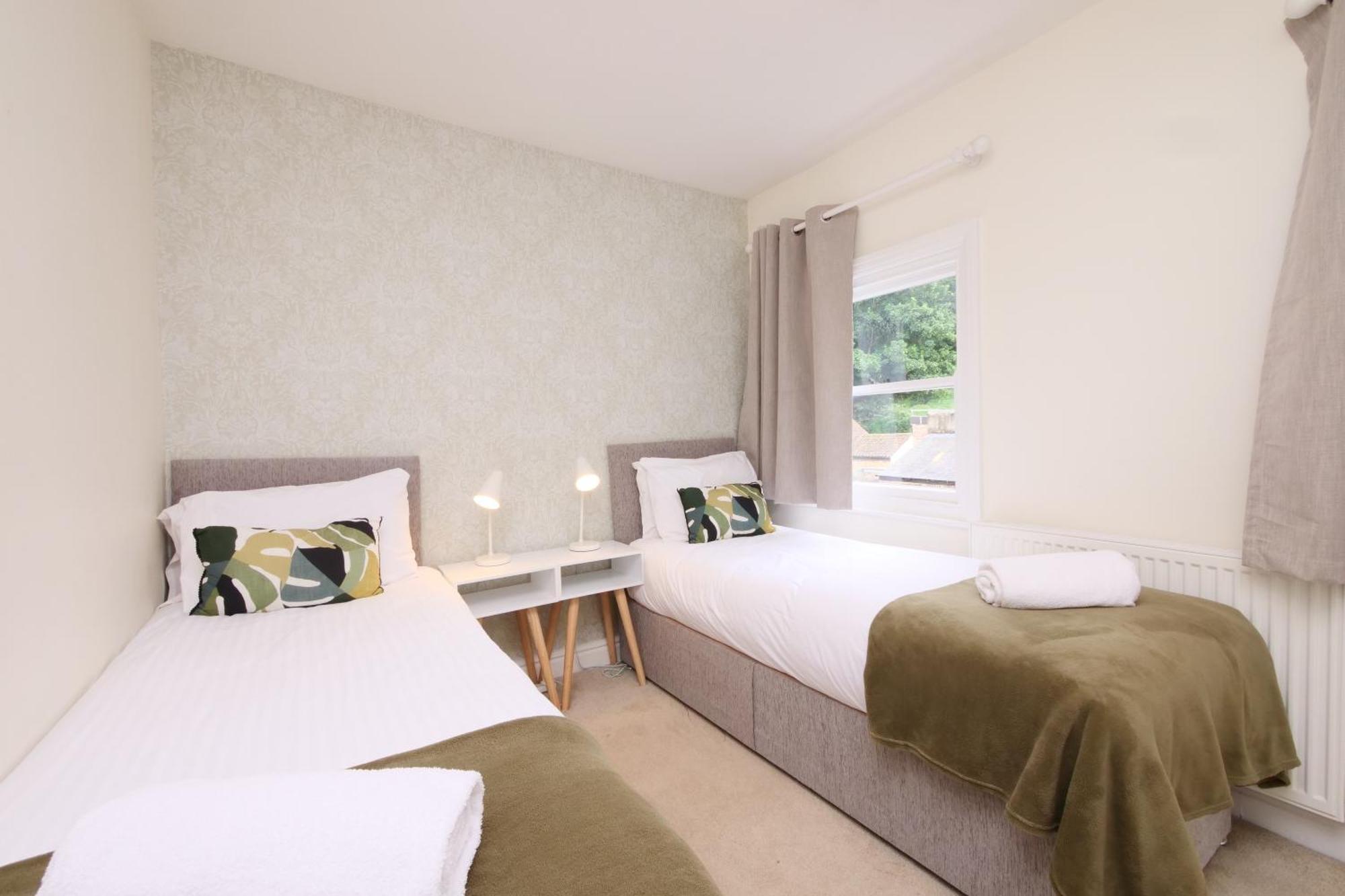 Fifth Quarter Apartment With Free Parking Йорк Экстерьер фото